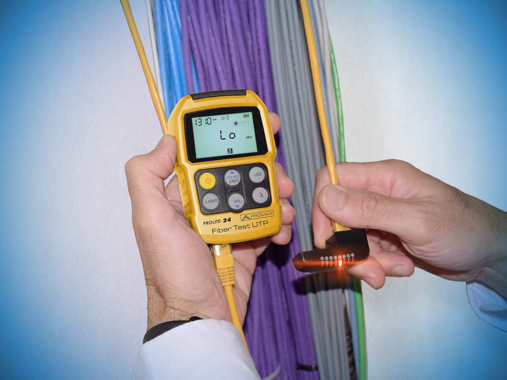 PROLITE-24 Fiber Test UTP: Misuratore di potenza ottica, VFL e tester Ethernet